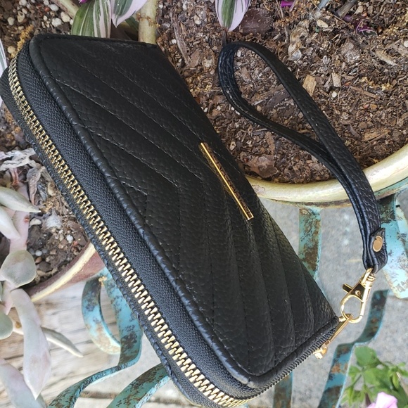 RAMPAGE WRISTLET Chevron design NWOT UNISEX - Picture 4 of 10